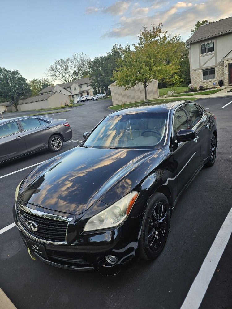 2012 Infiniti M