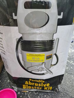 Central Pneumatic 50 lb. Portable Abrasive Blaster Kit. 
