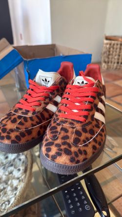Women’s Adidas’s brand new,never worn. Size 9