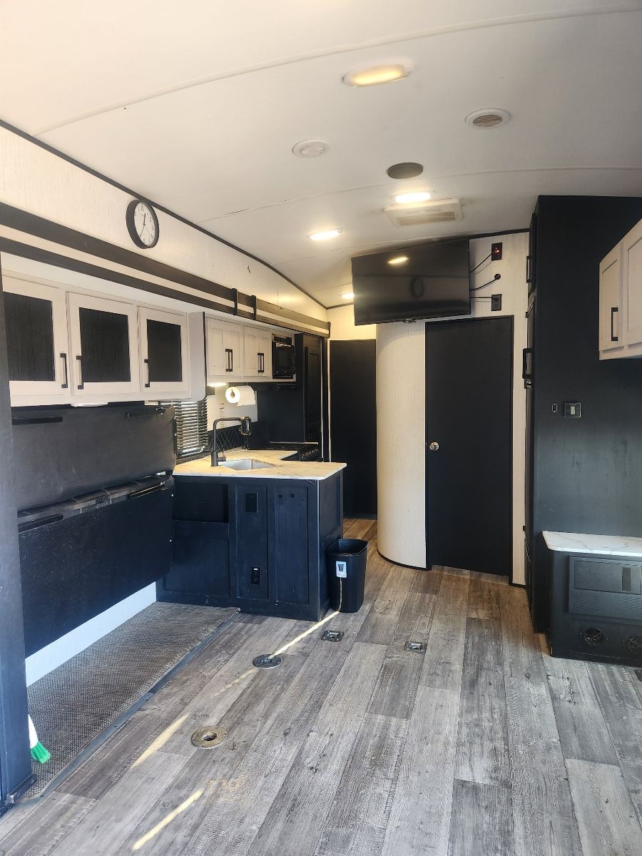 Fuel Travel Toy hauler Trailer