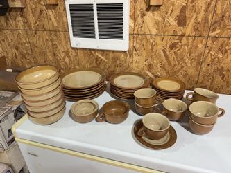 40 Piece Set of Stoneware Dinnerware Couture Designed for Mikasa by Bob Van Allen Village Potter In Sandstone