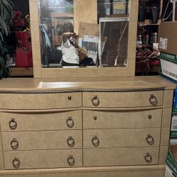 Dresser 