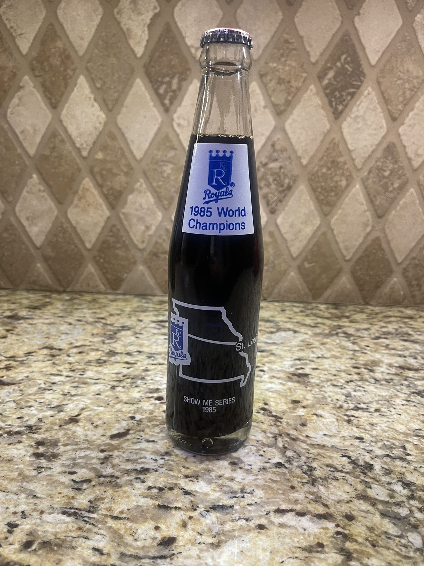 RARE 1985 KANSAS CITY ROYALS WORLD SERIES CHAMPIONS GLASS COCA COLA BOTTLE