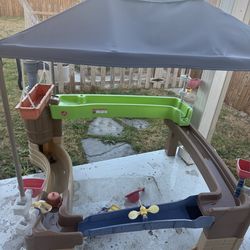 Step2 Pump & Splash Shady Oasis, Tan, Blue