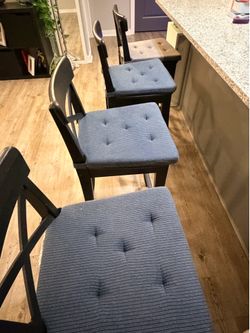 Ingolf bar stools with cushions