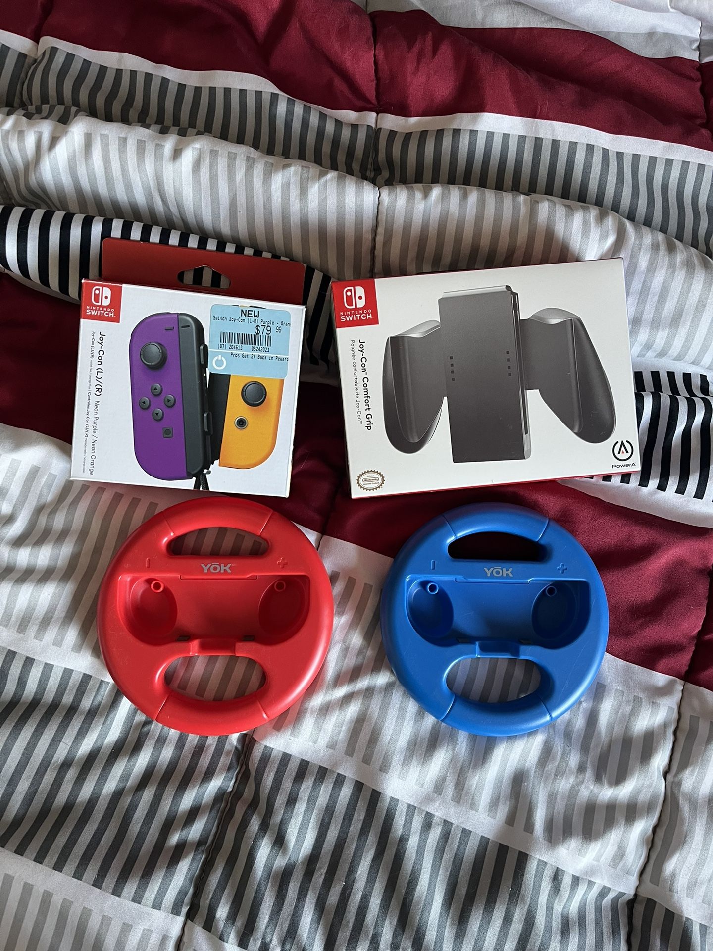 Nintendo Switch Joycons With Comfort Grip And Two Wheel Attachment
