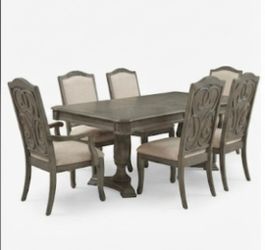 6 Person Dining Table and Chairs Set 2 for extension for table. 2 arm chairs for end of table. Nice!