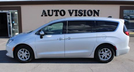 2023 Chrysler Voyager