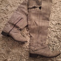 BEAUTIFUL NEW GRAY THIGH HIGH BOOTS! SIZE:8! $25