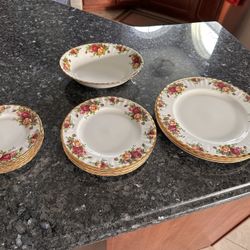 Set Of Plates Old Country Roses