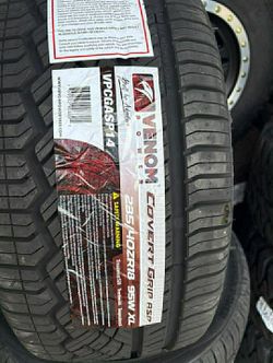 235/40/18 New set of Tires