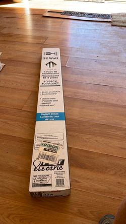 fluorescent 4 foot T8 32 W 10 pack