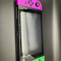 Nintendo Switch + Case + Spare Set Joycons