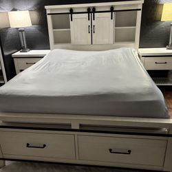 White Rustic Barn Queen Size Bedroom Set