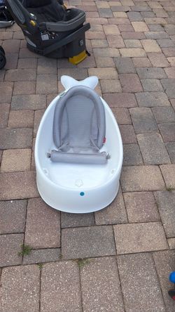 Baby Bathtub with Infant Support Seat – White & Gray