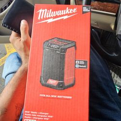 Milwaukee Bluetooth Speaker 
