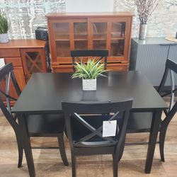 Small 5pc Black Dining Set With 4  Chairs (NEW In A Box)