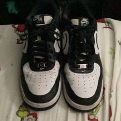 Nike Air Force 1 Black And White