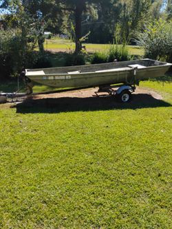 14 ft aluminum boat ph. (contact info removed)