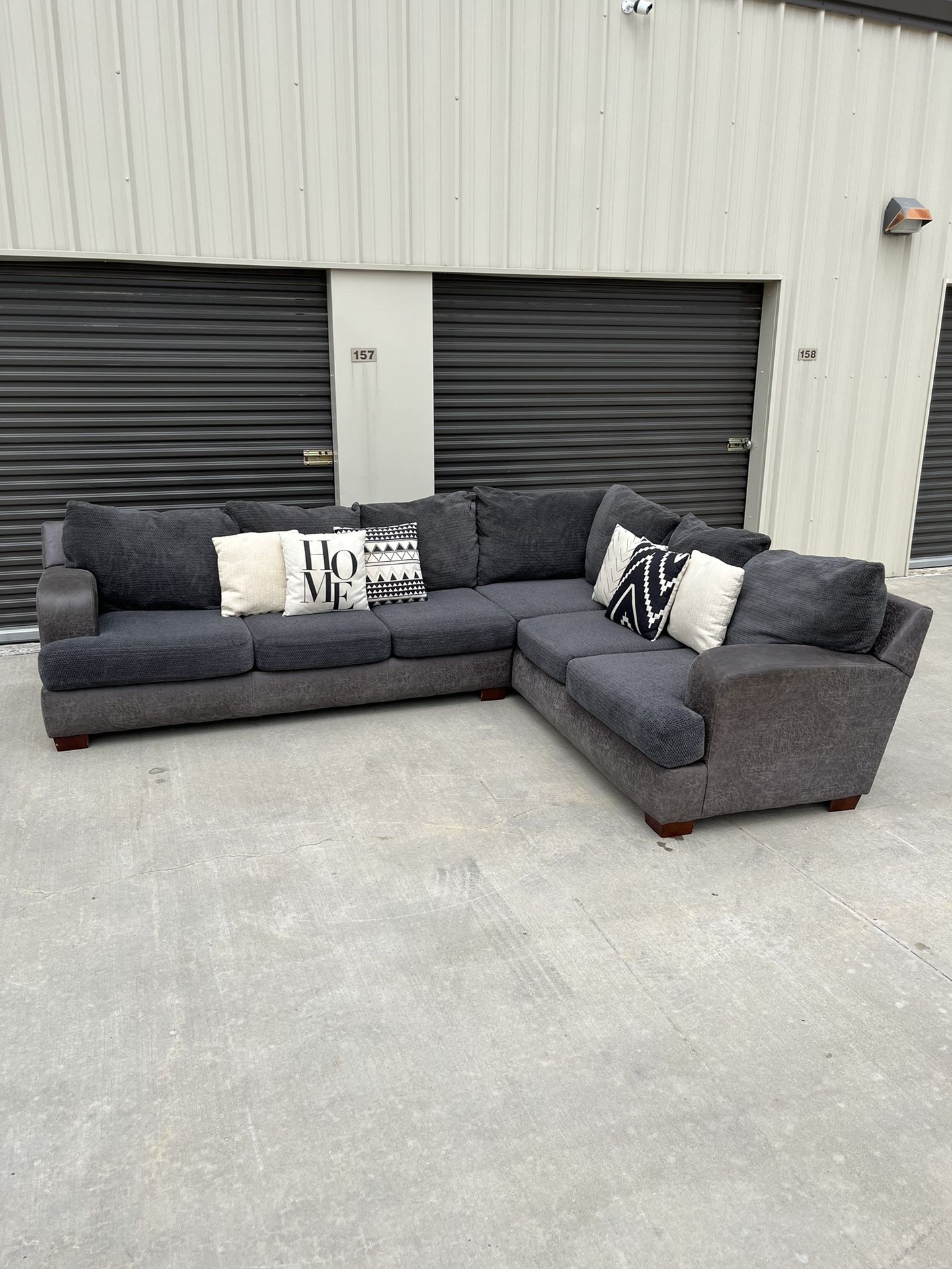Large Gray Sectional Couch. Free Delivery!