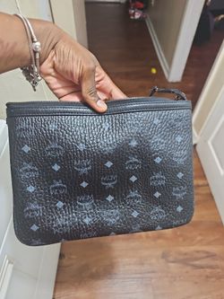 MCM BLACK PURSE REMOVABLE POUCH