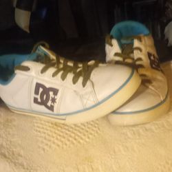 Womens Sz. 6 And A Half D Tennis Shoes