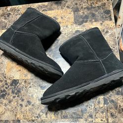 Women’s Black Winter Boots Sz 9