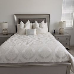 Queen Bed Set Of 4 