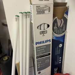 New 4 Philips Bulbs 48 Inch
