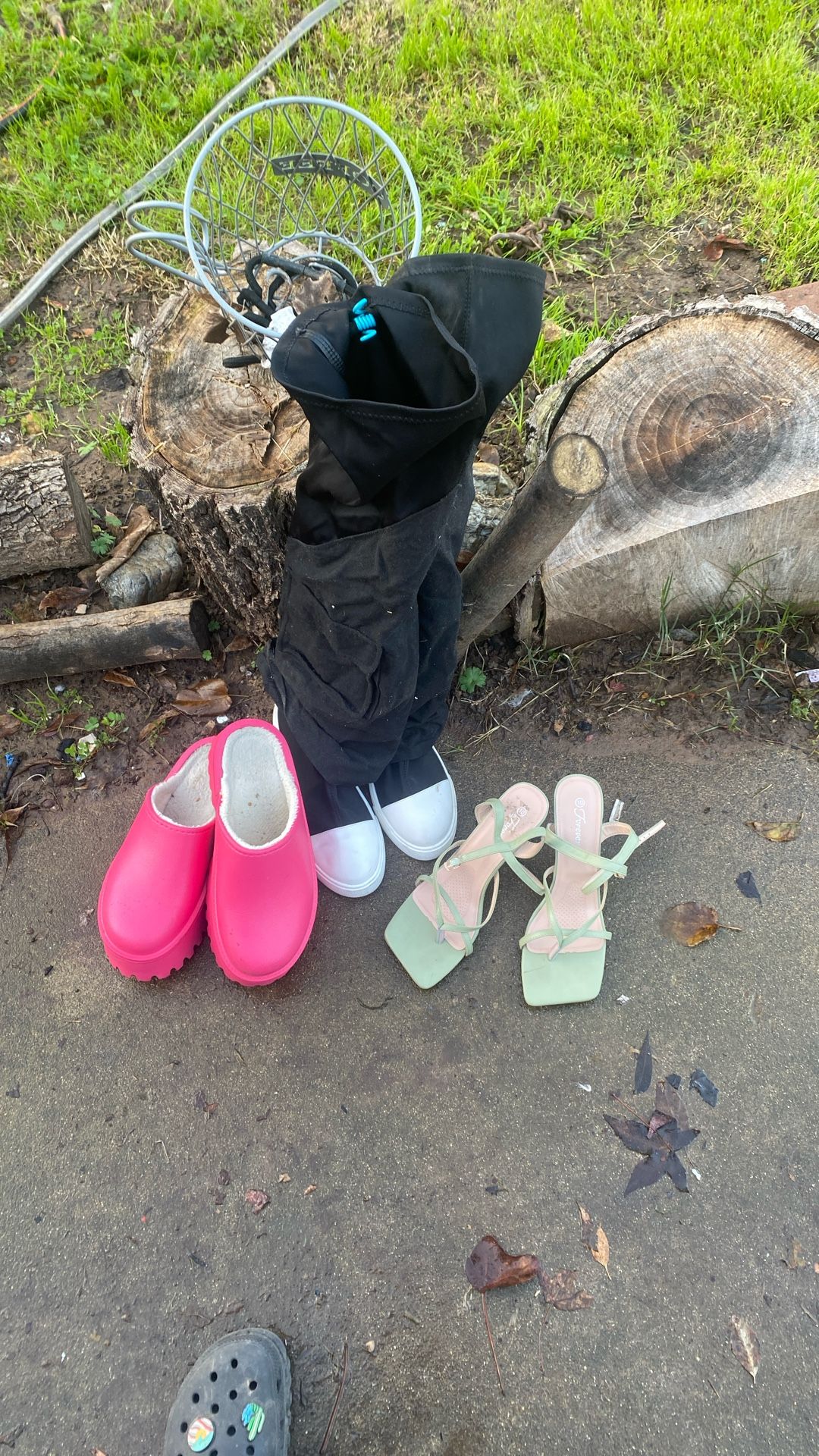 Woman’s Size 10 Foot Wear 3 Pair