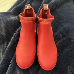 UGG Women’s Rain Boots Size 6
