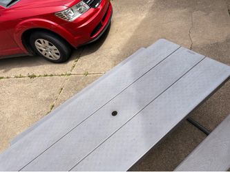 Picnic table
