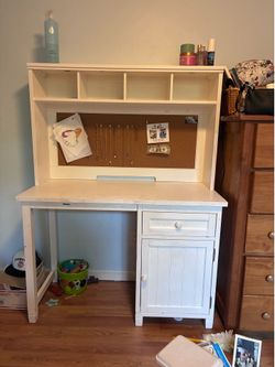 White desk set with chair