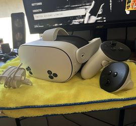 Meta Quest 3S VR Headset