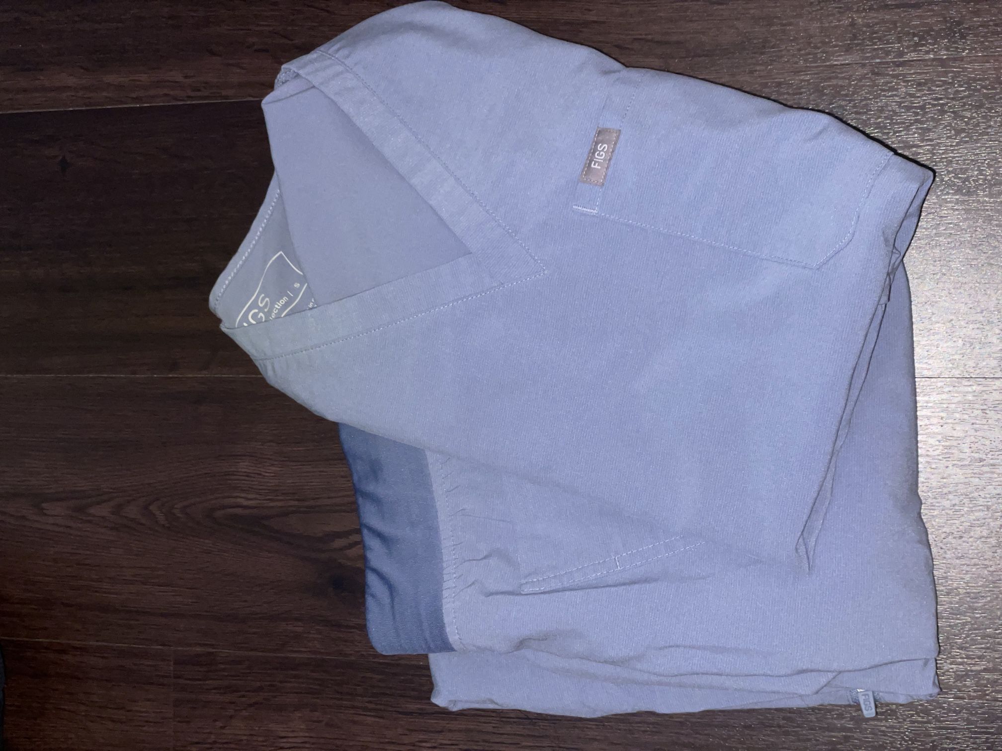 FIGS Scrubs Women’s S Top M/P Pants