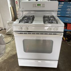 GREAT CONDITION GE  GAS STOVE SUPER CLEAN FULLY FUNCTIONAL 
