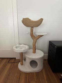 NEWLY BUILY REAL WOOD CAT TREE