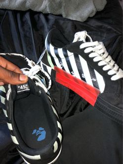 Off-White Low-Top Sneakers Size 45 (only worn twice)