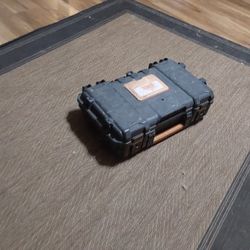 Rigid stackable tool box