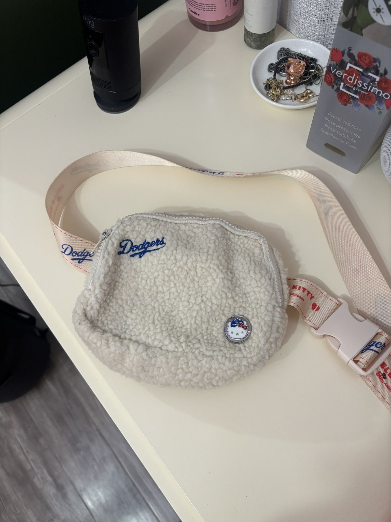 hello kitty x dodgers purse