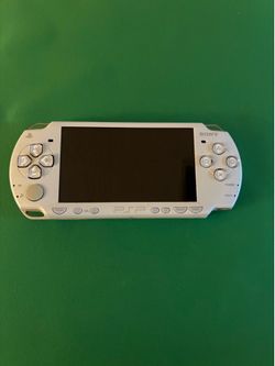 PSP 2000 with charger