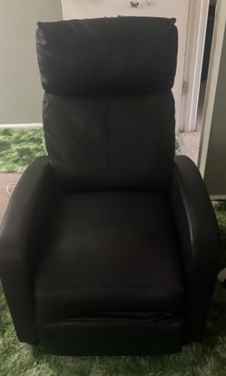 Black manual recliner