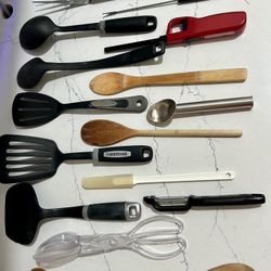 Kitchen Utensil Set - Mixed Collection - 16 Pieces 