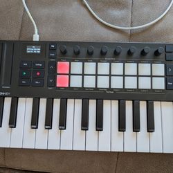 Novation Launchkey Mini 25 MK4 MIDI Keyboard 