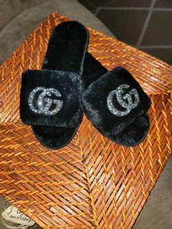 Slippers 