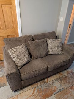 Signature Design by Ashley "Olin" Loveseat (Chocolate) - Gently Used
Price: $300 OBO