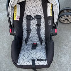 Graco Snug ride 30xl Baby Car seat 