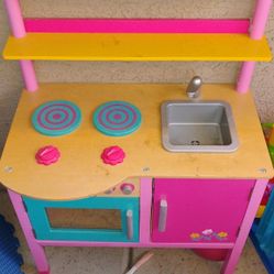 Small Play Kitchen 