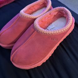 Pink Uggs Size 8