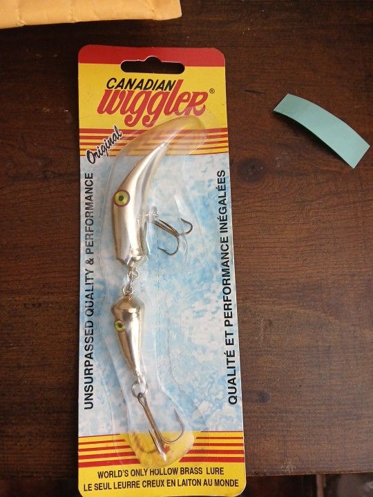 Vintage Canadian Wigglers Brass/ Eyes 3/4 WT
